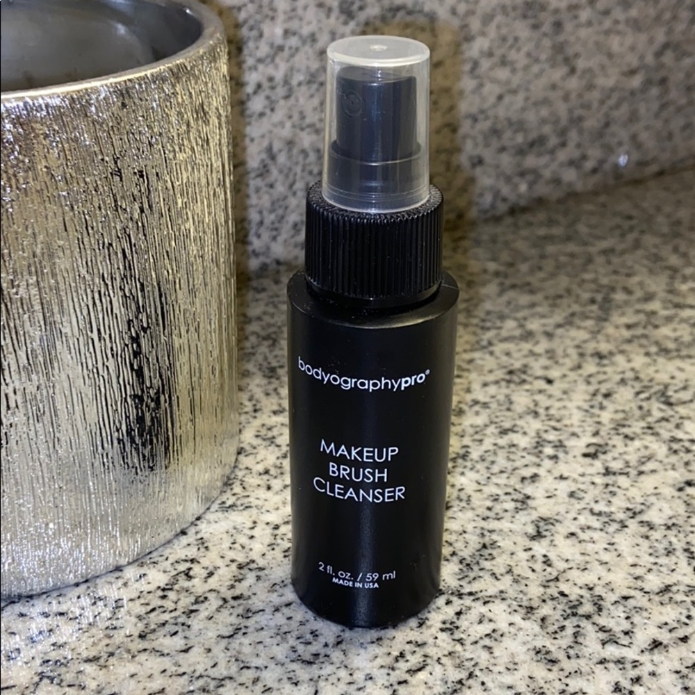 Bodygraphy Pro Makeup Brush Cleanser